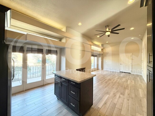 Building Photo - 15615 Chicory Dr