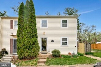 Building Photo - 5514 Hollins Ln