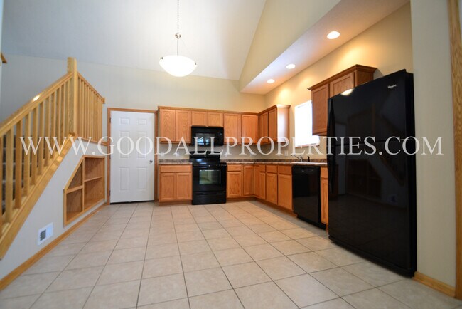Foto del edificio - 3 bedroom, 2.5 Bath Townhome in Urbandale
