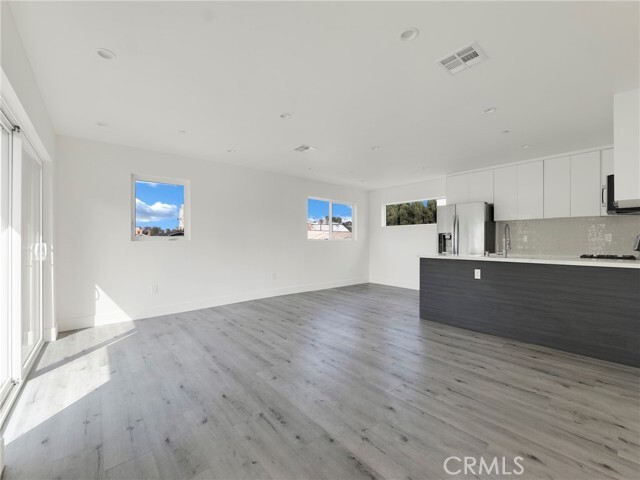 Building Photo - 150 S Madison Ave