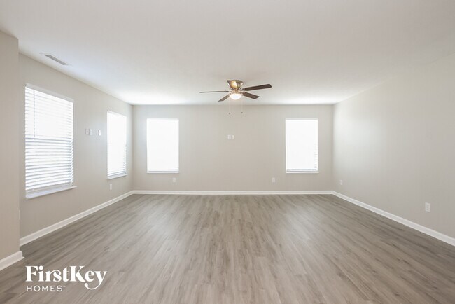 Building Photo - 737 Prospector Dr