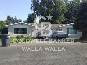 Building Photo - 614-616 SW 3rd St