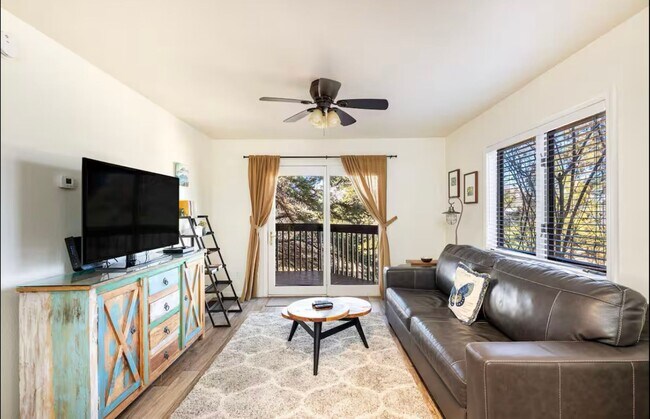 Foto del edificio - Charming 1-Bedroom Condo in Oakmont Country Club