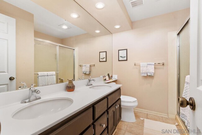 Foto del edificio - 5875 Friars Rd