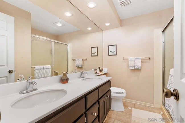Building Photo - 5875 Friars Rd