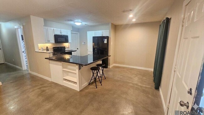 Foto del edificio - 8708 Montclair St