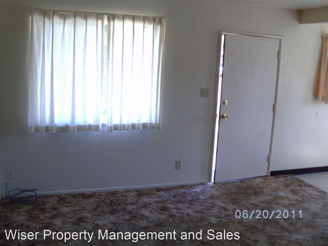 700704 W Maple Ave, Lompoc, CA 93436 Room for Rent in Lompoc, CA