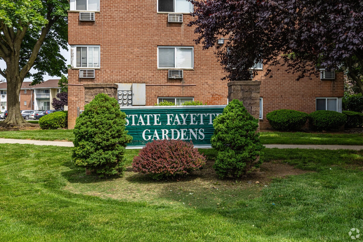 Foto principal - State Fayette Gardens