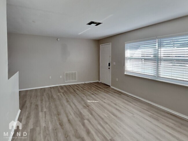 Foto del edificio - 7511 Hawthorn Dr