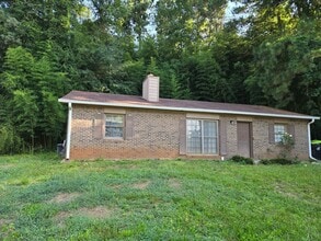 Building Photo - 11 Brookfield Dr