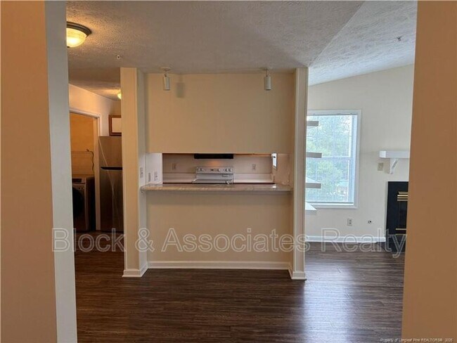 Building Photo - 300 Waterdown Dr