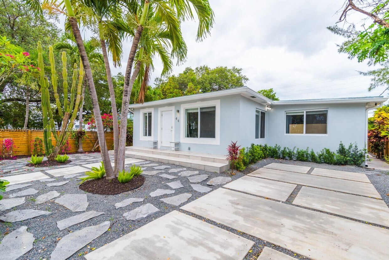 Foto principal - 44 NW 40th St