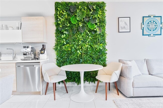 Foto del edificio - 16385 Biscayne Blvd