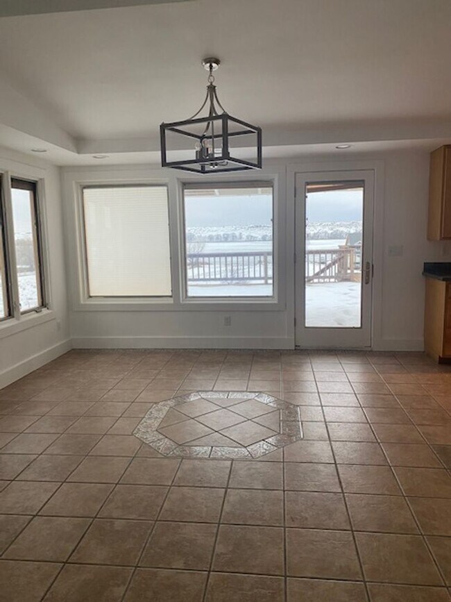 Foto del edificio - Stunning Water View House for Rent