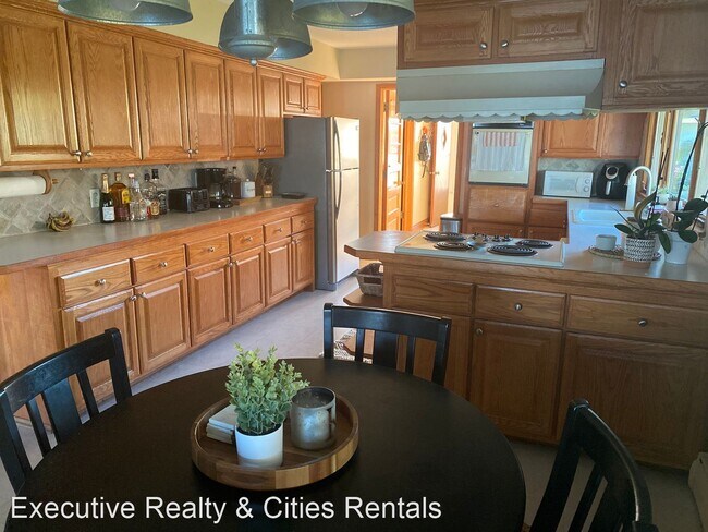Foto del edificio - 1 br, 1 bath House - 17021 Sunset Ave