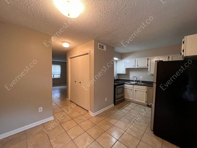 Building Photo - 3801 Carnes Ave