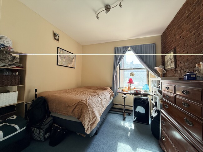 Building Photo - 25 Stearns Rd
