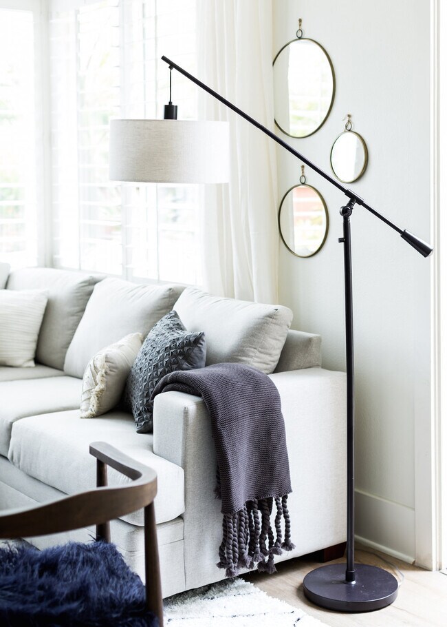 Faily room - 502 Dew Point Ave