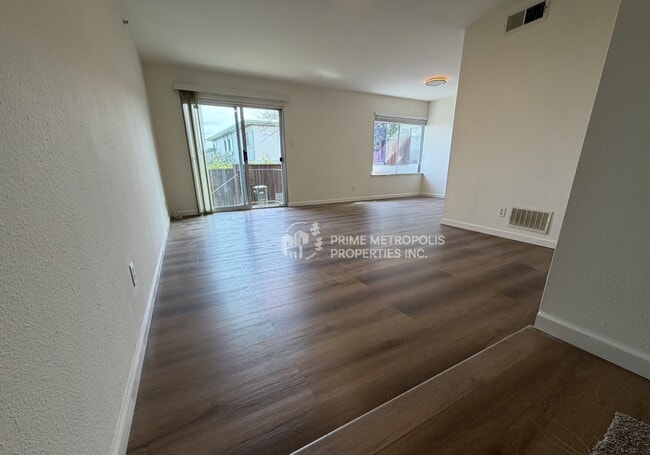 Building Photo - 3830 Fairfax Way