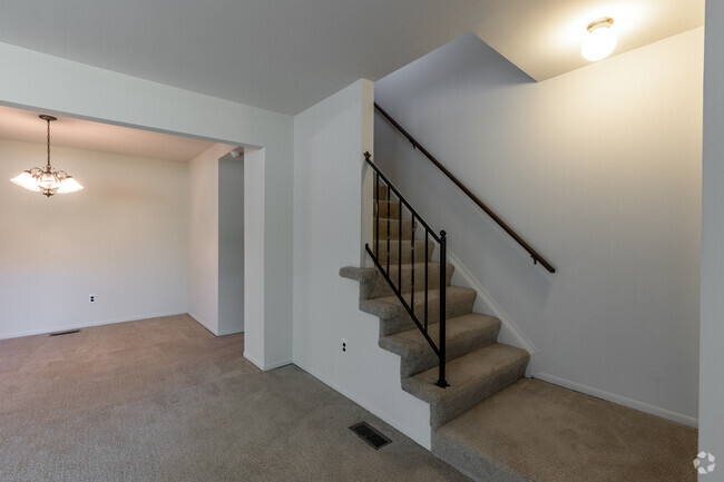 2BR, 1.5BA - 1120SF - Entry - Continental Plaza Apartments