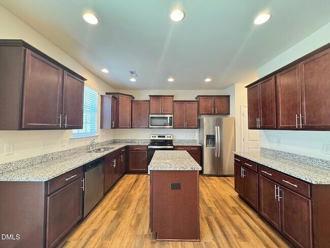 Foto del edificio - 247 Dando St