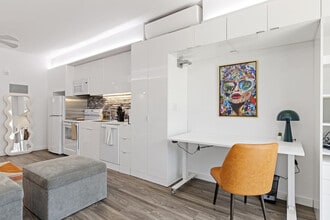 Building Photo - 12607 Larchmere Blvd