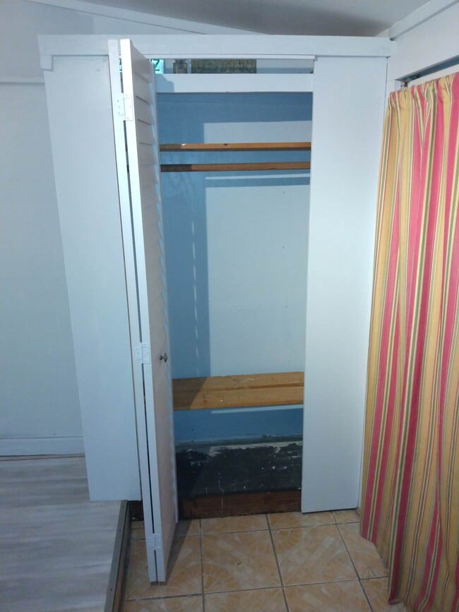 Foto del edificio - 1012 Watson St