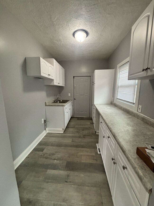 Foto del edificio - 728 N Winnebago St