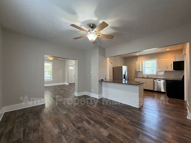 Building Photo - 724 N 30th St