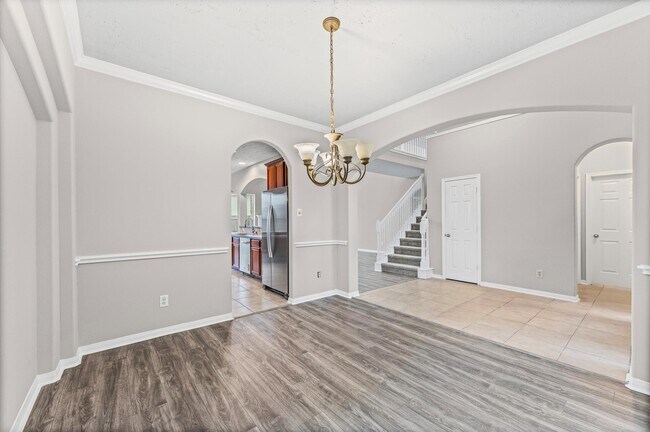 Building Photo - 16927 Terrace Park Dr