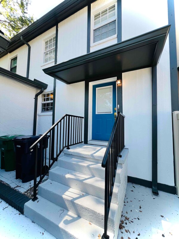 Belmar Shore Apartments for Rent with Hardwood Floors Tampa, FL 1