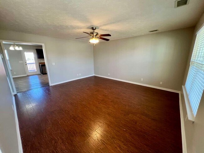 Foto del edificio - 3 Bed 2.5 Bath Home in West Murfreesboro *...