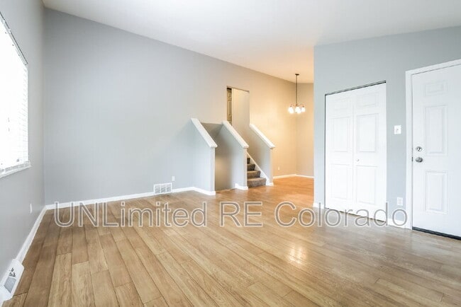 Building Photo - 9132 Osceola St