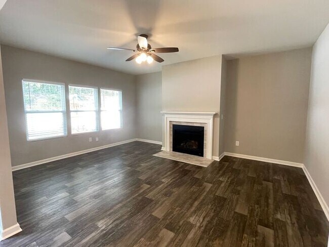Foto del edificio - Newer Home in Reedy Fork, SS Appliance, Gr...