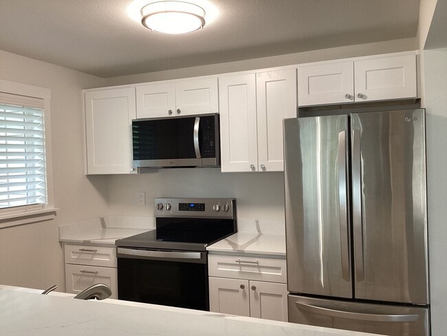 Building Photo - Bluegrass 2 bedroom 2 bath