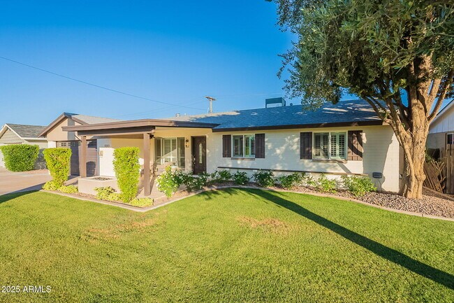 Foto del edificio - 8263 E Cypress St