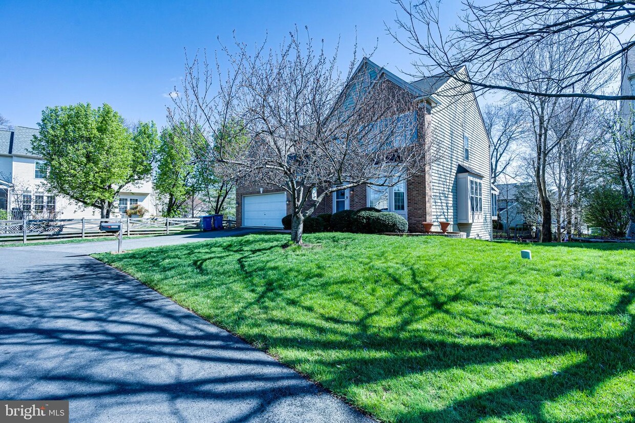 25990 Rose Ln, Chantilly, VA 20152 House Rental in Chantilly, VA