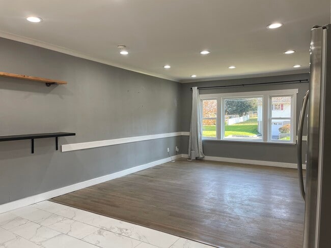 Building Photo - 20 Wareham Rd