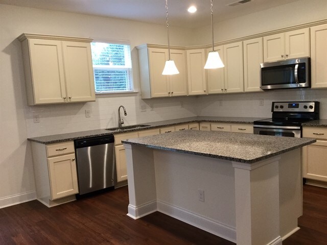 Foto del edificio - 5306 Dayan Drive