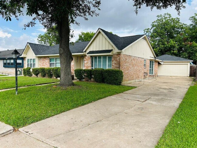 Foto del edificio - 10506 Huntington Wood Dr