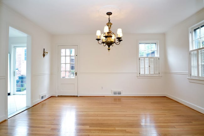 Foto del edificio - 1600 Foxhall Rd NW