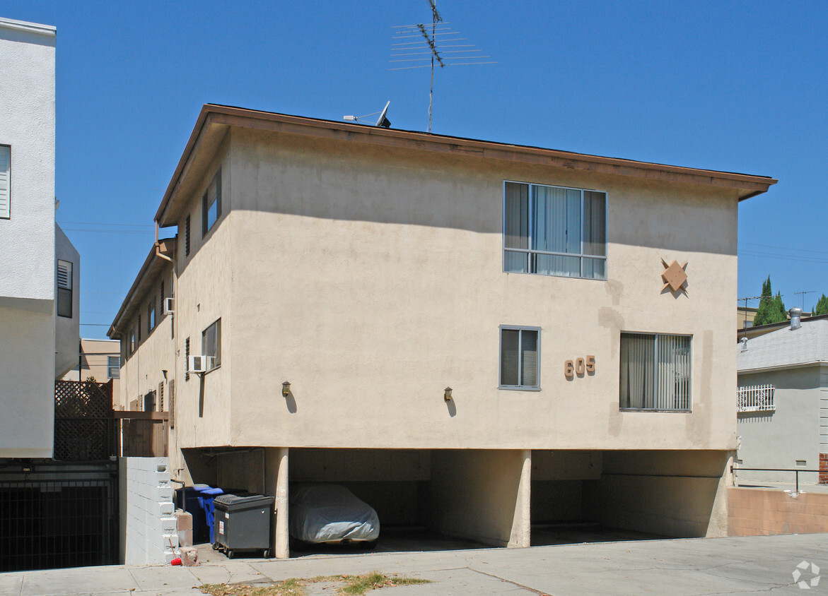Foto del edificio - 605 N Sweetzer Ave