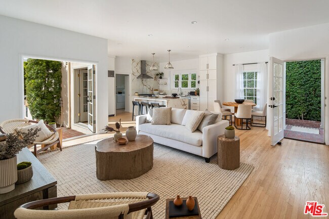 Foto del edificio - 625 Sierra Dr