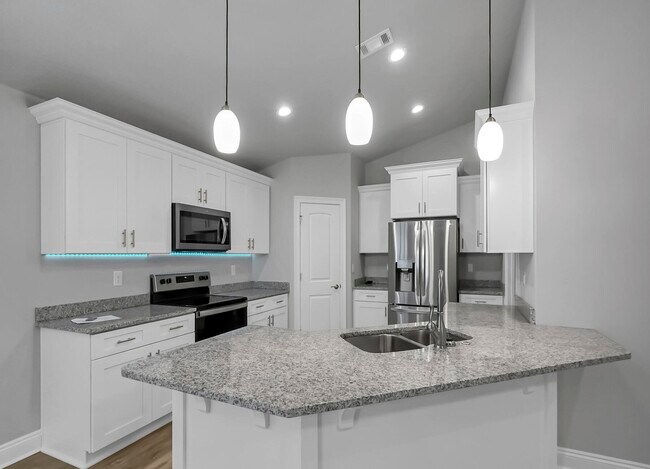Foto del edificio - 7385 E Bay Blvd