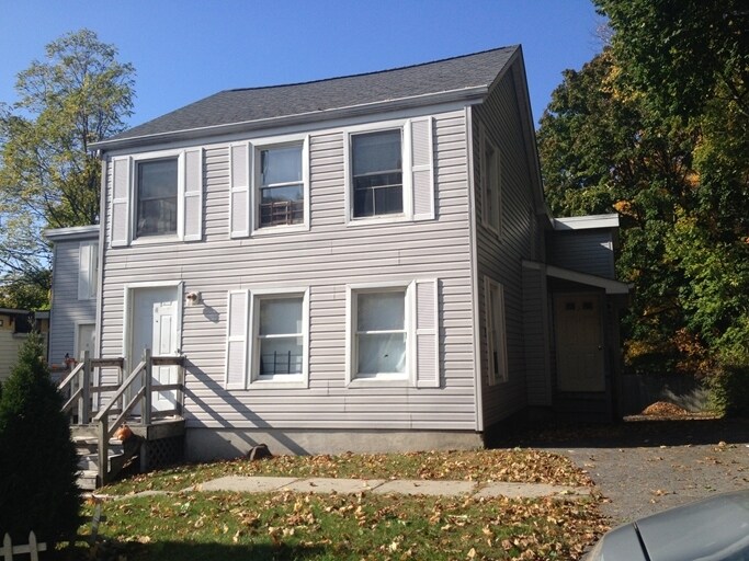Primary Photo - 133 King St