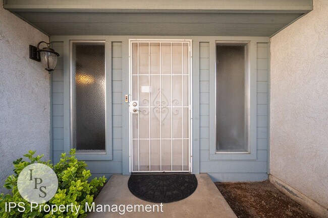 Foto del edificio - 3 br, 2 bath House - 4341 W. Paul Ave.