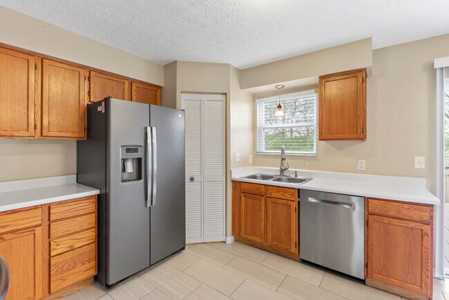 Foto del edificio - 537 Ablemarle Cir