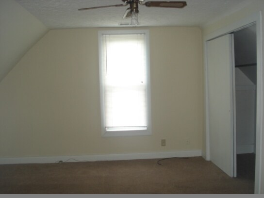 Building Photo - 2612 Hillcrest Ter