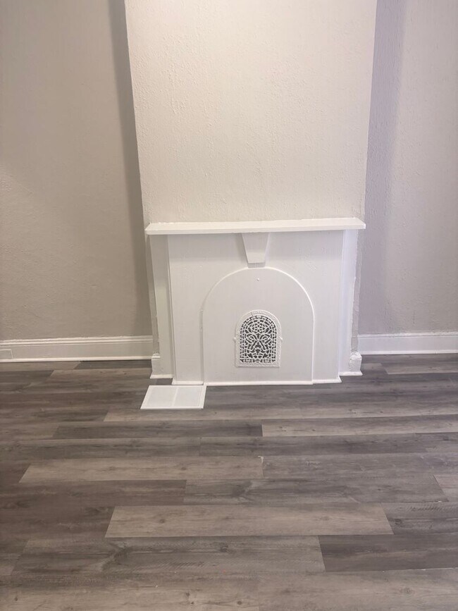 Foto del edificio - Fully Updated 3BR Home in East Baltimore – Modern Kitchen & Move-In Ready!