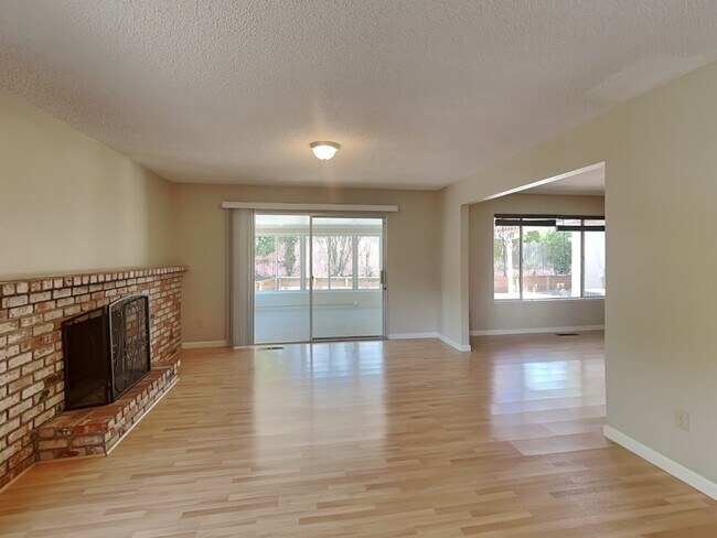 Building Photo - 2236 Lafayette Dr